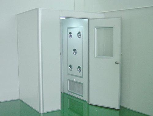 為什么說風淋室是凈化工程的第一道屏障